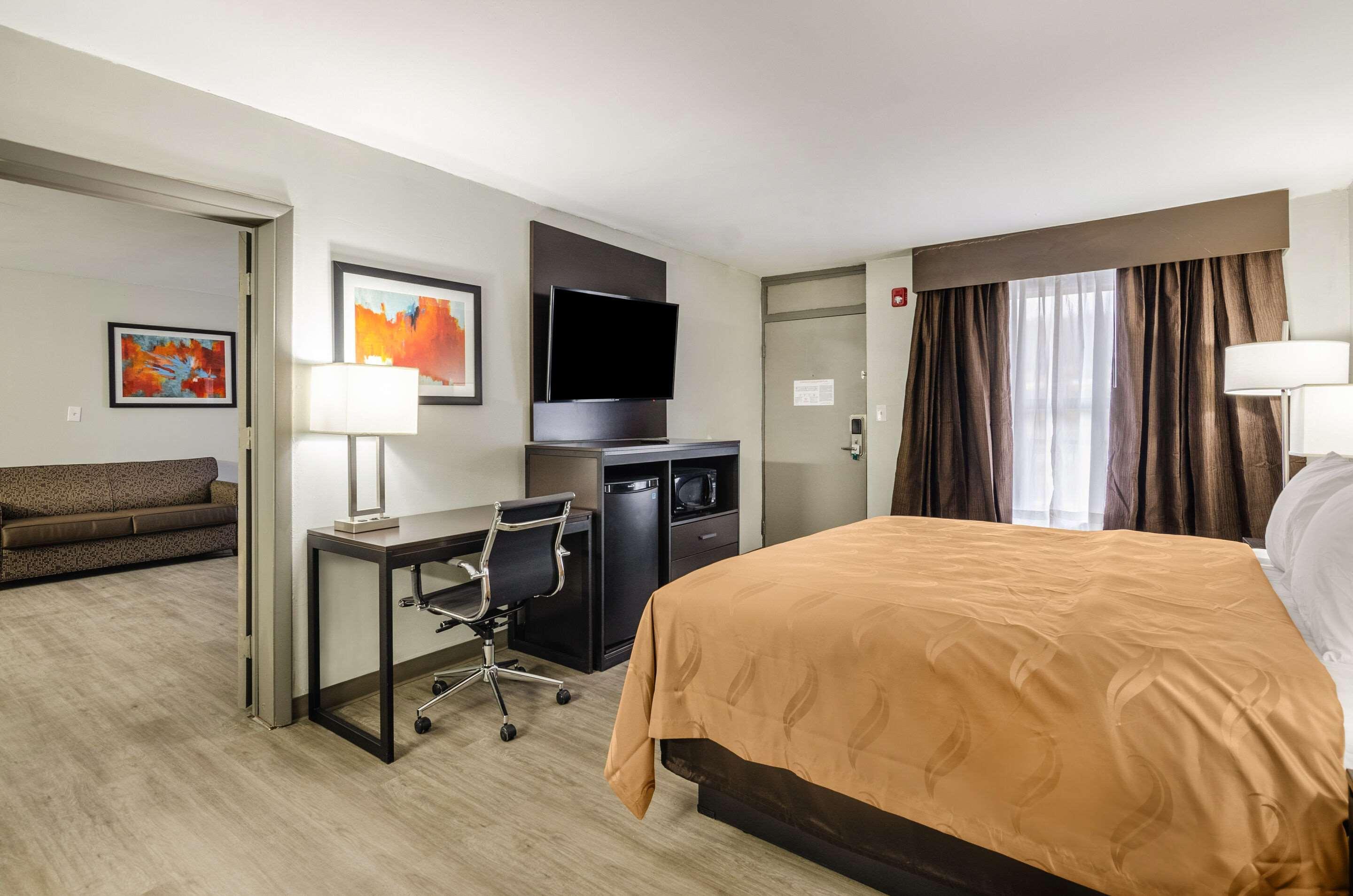 Quality Inn Бристъл Екстериор снимка