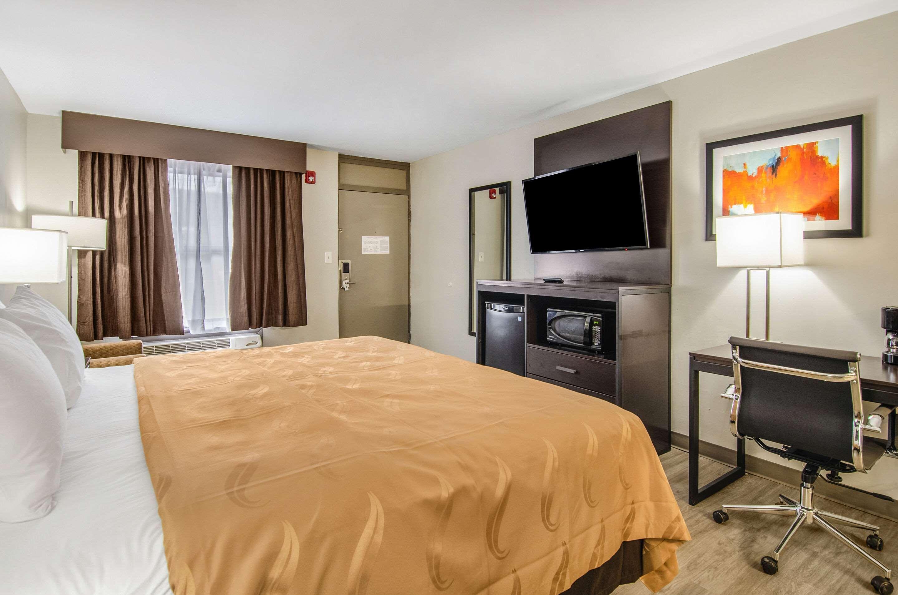 Quality Inn Бристъл Екстериор снимка