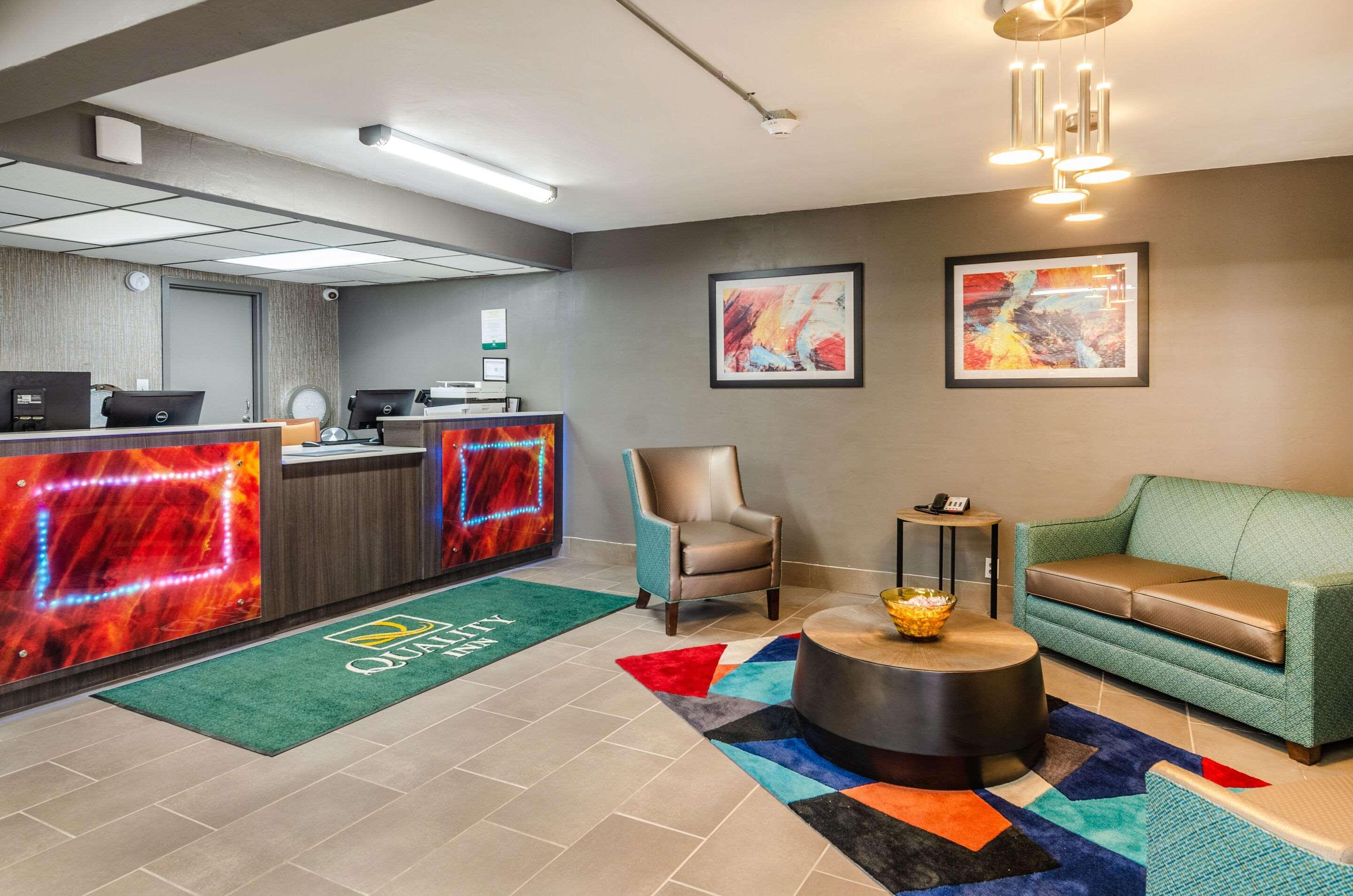 Quality Inn Бристъл Екстериор снимка
