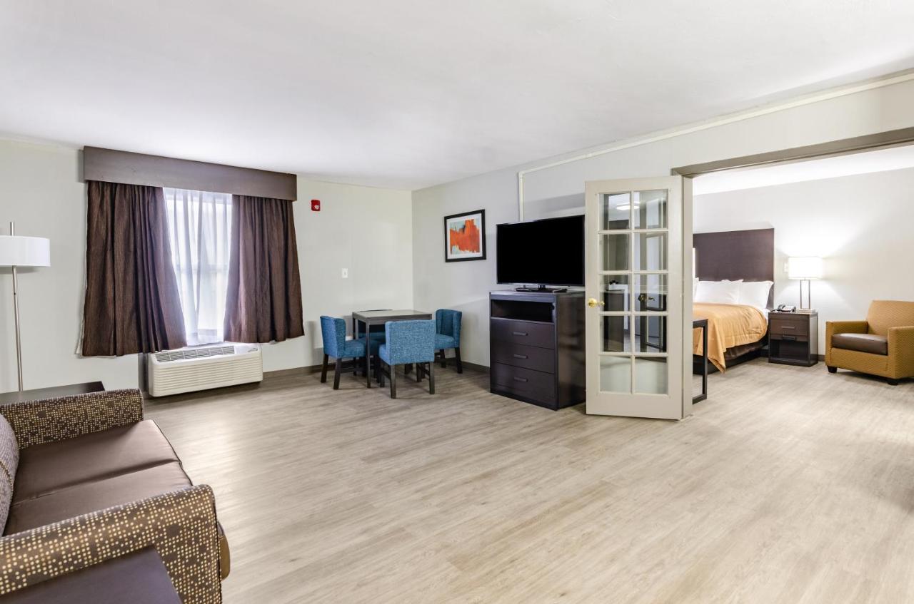 Quality Inn Бристъл Екстериор снимка